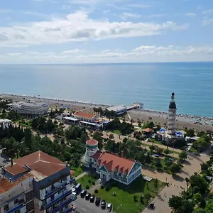 luxury-aparthotel-in-orbi-city-sea-view.batumihotels.net/