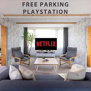 Plzenska 465 Free Parking & Ps3 Praag