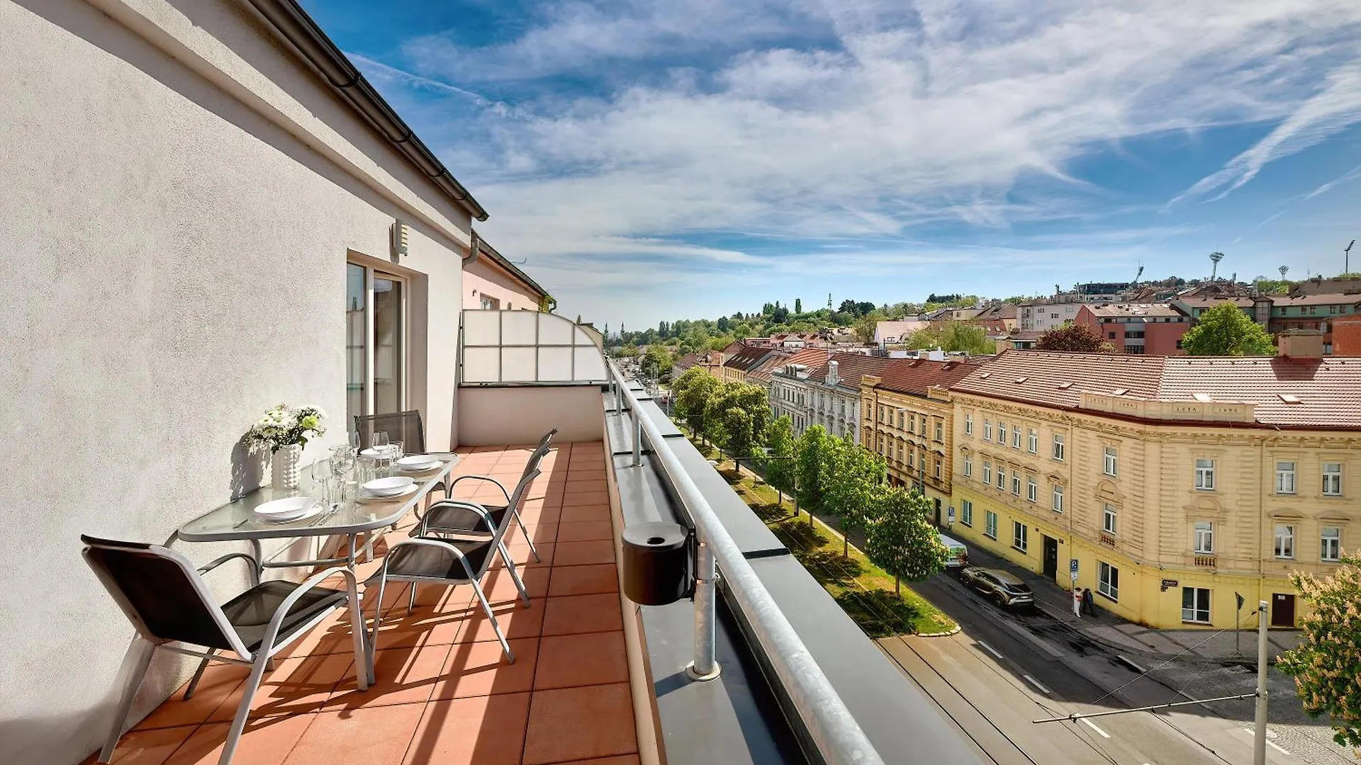 Downtown Suites Belohorska Prague