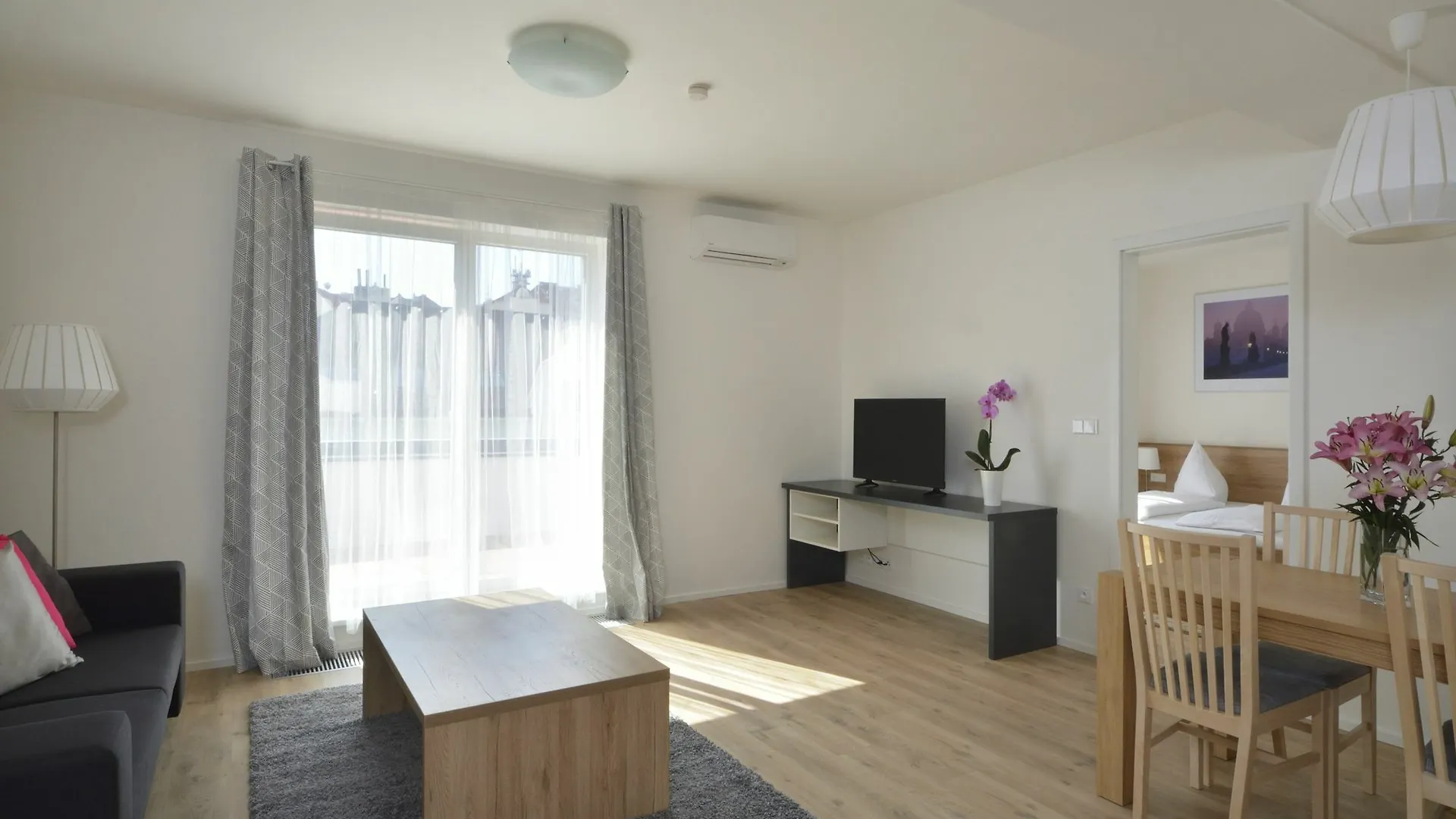 Downtown Suites Belohorska Prague 0*,  Czech Republic