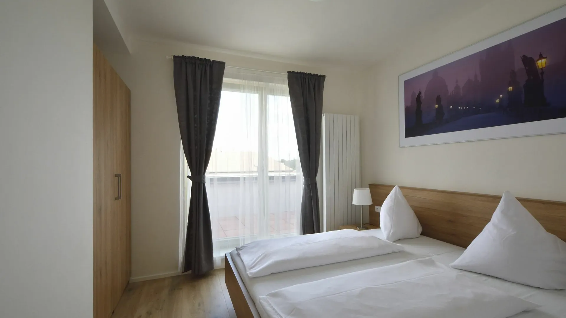 Downtown Suites Belohorska Praga